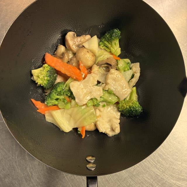 Moo Goo Gai Pan Dinner.