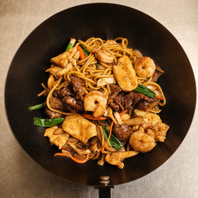 Combo Lo Mein Dinner.